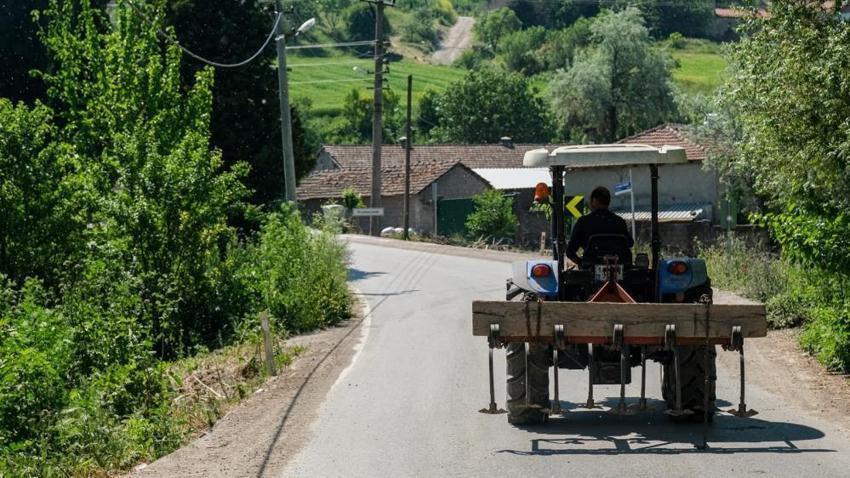 Balıkesir'de üreticiyi rahatlatacak dev adım! Tarla yolları için harekete geçildi