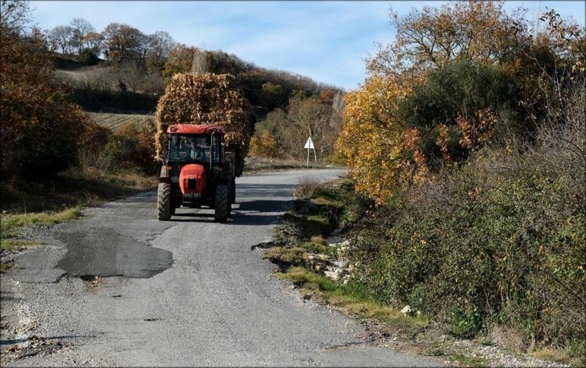 Balıkesir'de üreticiyi rahatlatacak dev adım! Tarla yolları için harekete geçildi