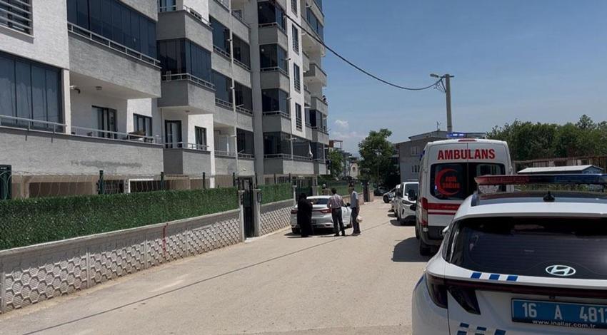 Bursa'da korkunç cinayet! 10 yaşındaki oğlunun gözü önünde eşini defalarca bıçaklayarak öldürdü
