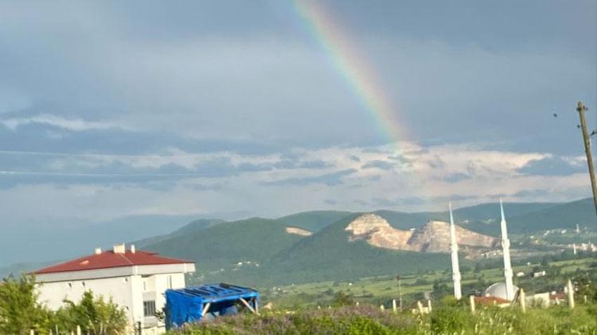 Gökyüzündeki görsel şölen vatandaşların ilgisini çekti
