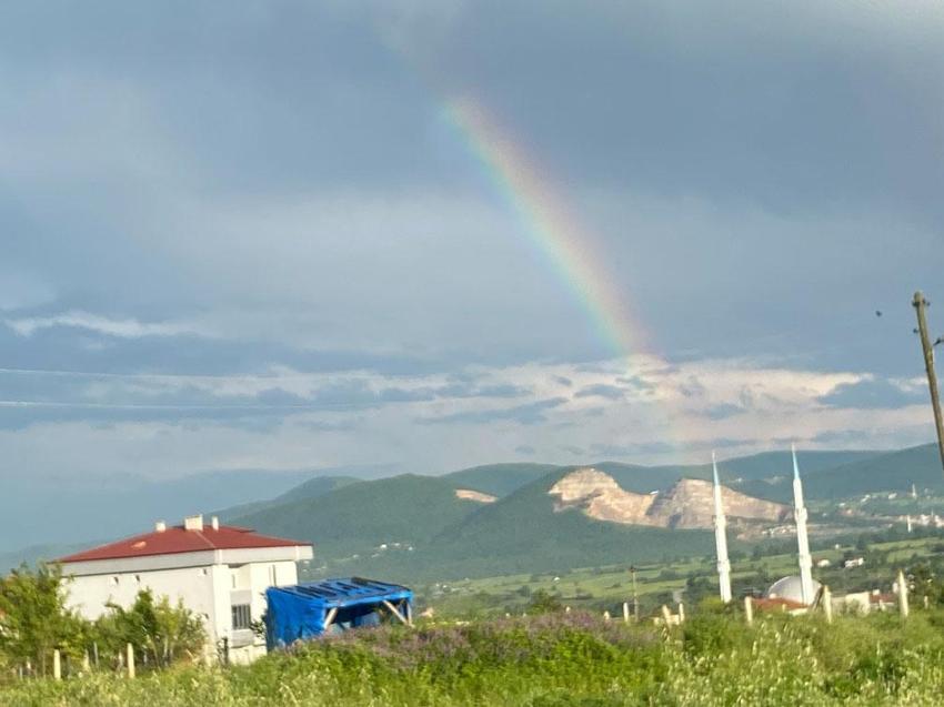 Gökyüzündeki görsel şölen vatandaşların ilgisini çekti