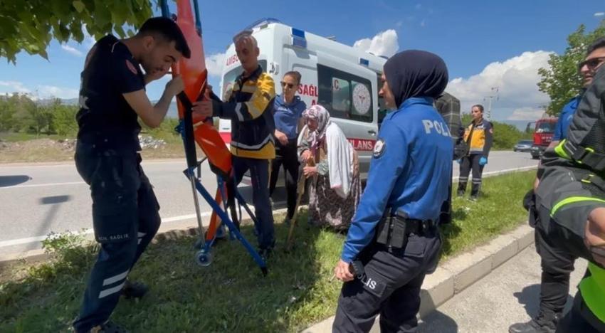 Erzincan'da zincirleme kaza: 4 araç birbirine girdi! Otomobil alev topuna döndü