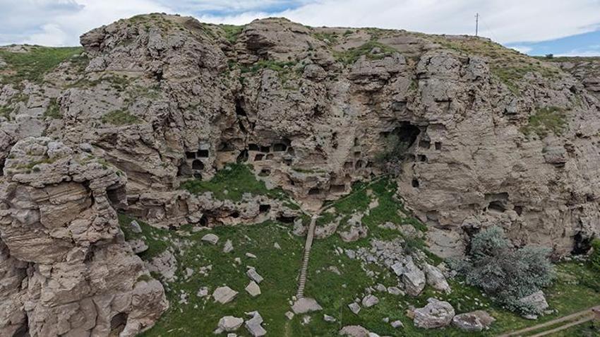Sivas'taki o köyü görenler şaşkına dönüyor! Gören apartman sanıyor, gerçeği duyan hayran kalıyor