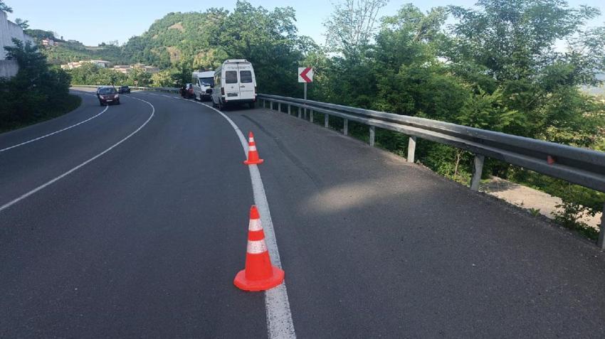 Seyir halindeyken kalp krizi geçiren minibüs şoförü faciayı önledi, yaşamını yitirdi
