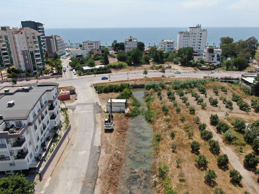 Konyaaltı Plajı için tehlike çanları çalıyor! Antalya Körfezi’nde görüş azaldı, İstanbul Boğazı turkuaz renge dönüştü: Prof. Dr. Gökoğlu nedenini açıkladı