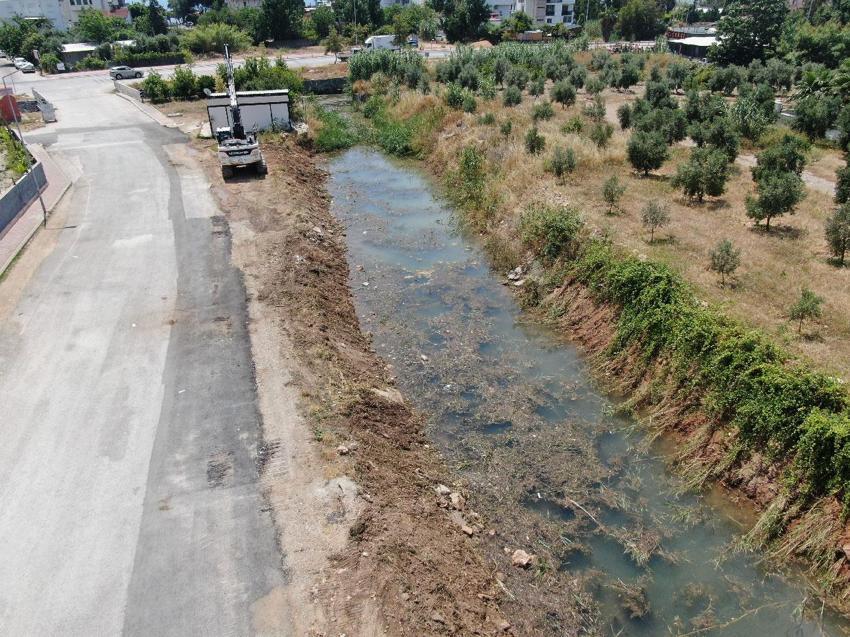 Konyaaltı Plajı için tehlike çanları çalıyor! Antalya Körfezi’nde görüş azaldı, İstanbul Boğazı turkuaz renge dönüştü: Prof. Dr. Gökoğlu nedenini açıkladı