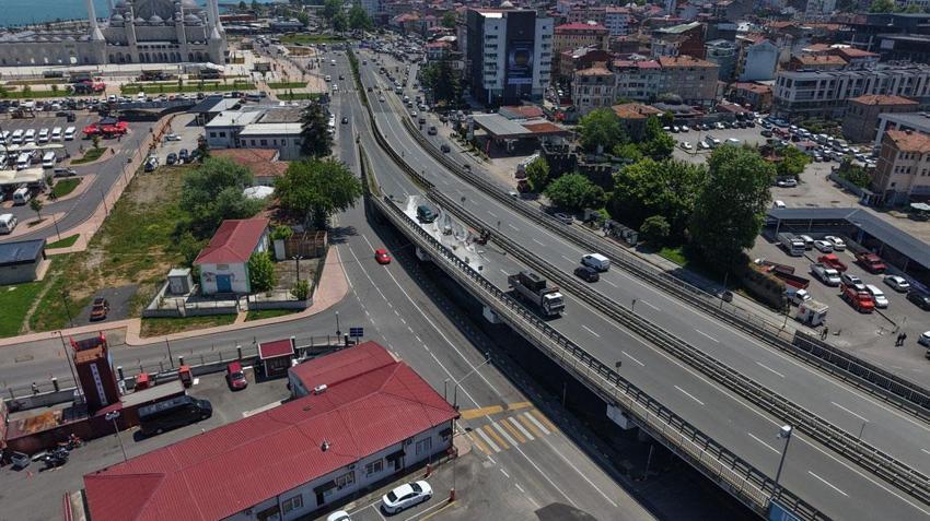 10 yıl önce hizmete açılan milyonluk Reşadiye Viyadüğü'nde yıkım çalışmaları başladı
