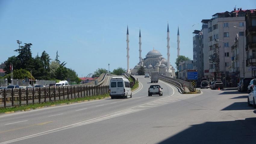 10 yıl önce hizmete açılan milyonluk Reşadiye Viyadüğü'nde yıkım çalışmaları başladı