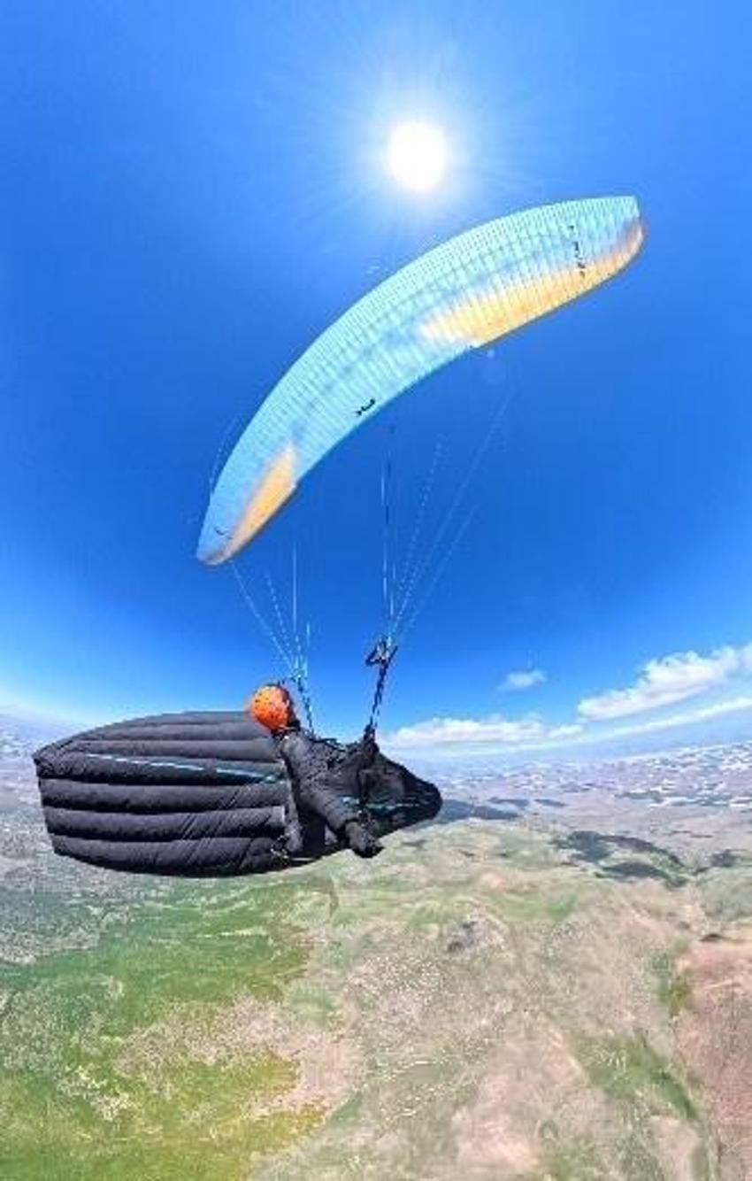 Konya'dan Niğde'ye 112 kilometre uçtu: Yamaç paraşütüyle 4 saat geçti