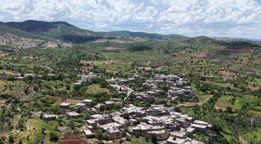 Gercüş'ün tarlalarında bahar mesaisi: Şafak vaktiyle çiftçiler tarlalara akın ediyor