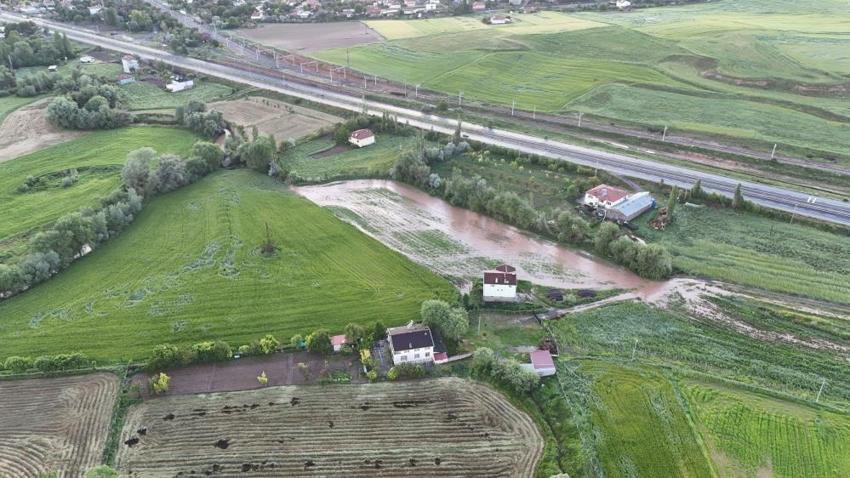 8 kilometre uzunluğu var, çıkışı yok! Kayseri'de evler sular altında kaldı