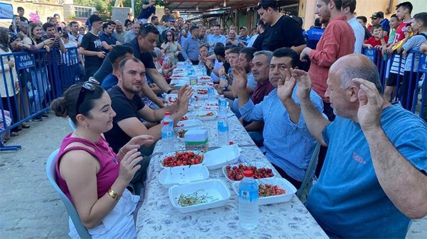 2 gram farkla altın geldi! Kiraz Festivali'nden renkli görüntüler