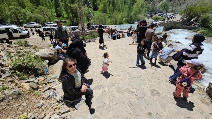 Van'da ziyaretçiler akın ediyor: Bölgenin yeni merkezi oldu