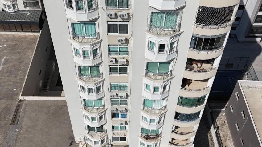 Adana'da bir evde tam 6 klima birden çalışıyor! Mühendisler odasından korkutan küresel ısınma uyarısı: 'Sakın yapmayın'