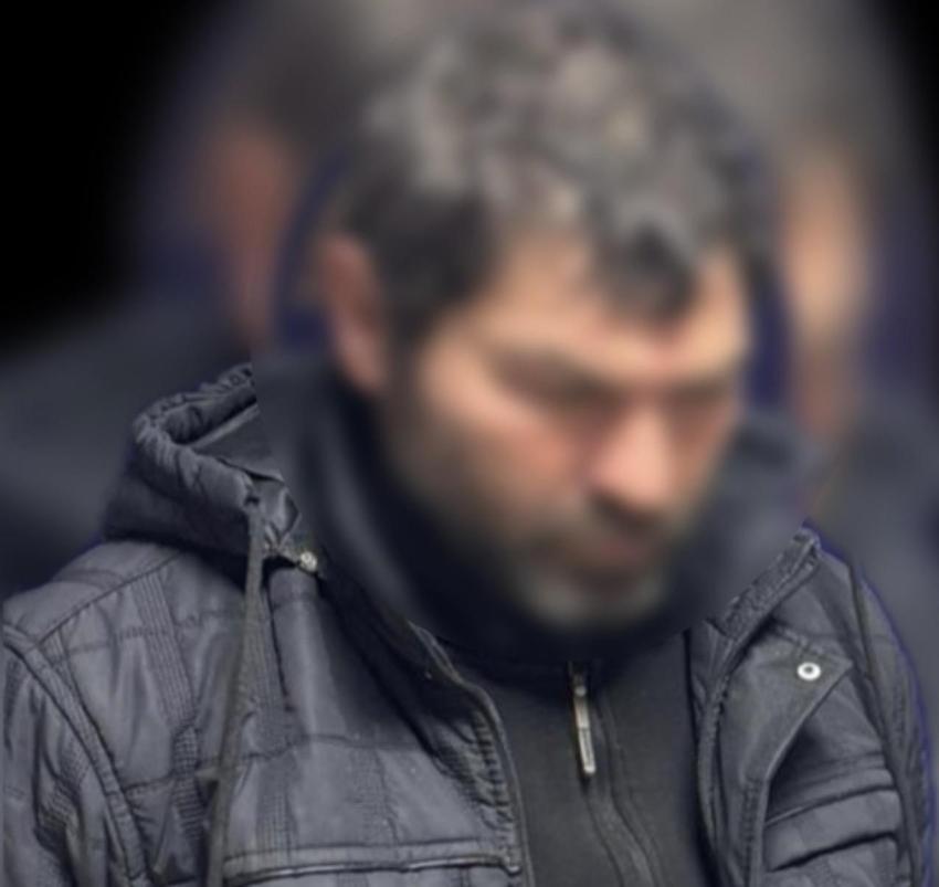 Maslak'ta 40 milyonluk lüks otomobilde 400 bin liralık amblem hırsızlığı: 'Şüpheliyle aynı kıyafeti giymişiz'