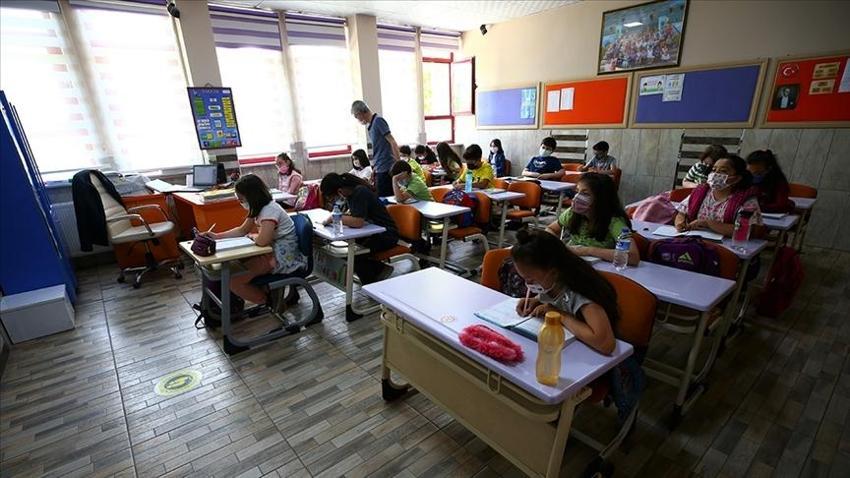 SON DAKİKA: 12 Haziran 2026 Günü Okullar Tatil mi? Cuma günü, kreş, anaokulu, ilkokul, ortaokul, lise tatil mi? İşte MEB’in resmi kararına göre kapalı olacak kurumlar