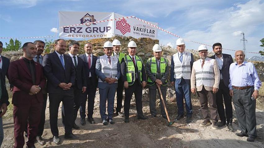Erzincan’da tarihi dönüşüm başladı: Arkeopark Projesi için ilk kazma vuruldu