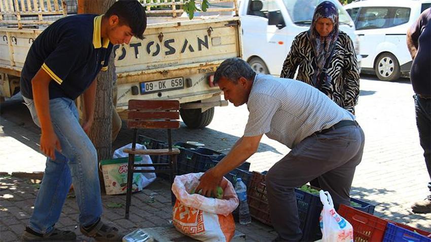 Bu pazarda meyve değil ilek satılıyor! Kilosu 500 TL'den kapış kapış gidiyor