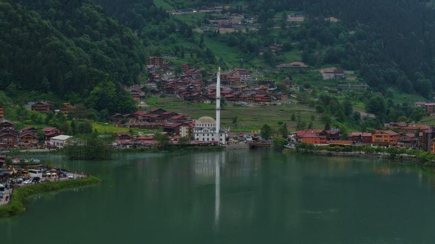Uzungöl'de turizm hareketliliği! Turist sayısında dev patlama: Rezervasyonlar kapış kapış gidiyor