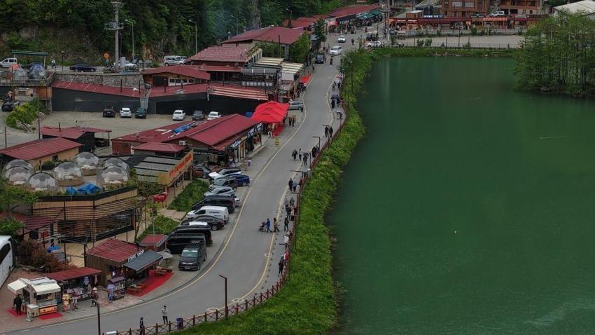 Uzungöl'de turizm hareketliliği! Turist sayısında dev patlama: Rezervasyonlar kapış kapış gidiyor