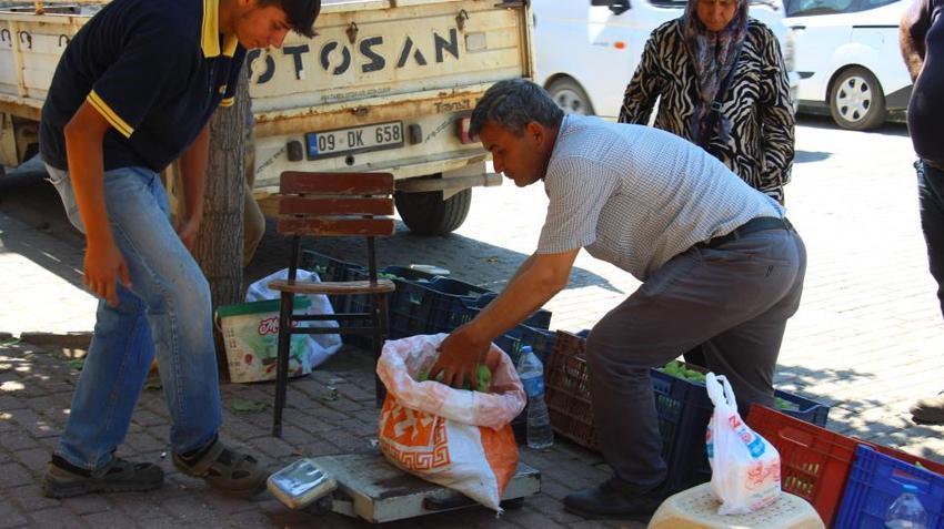 Dünyada en iyisi Aydın'da! İçinde binlerce böcek olan meyve kapış kapış gidiyor, kilosu 500 TL