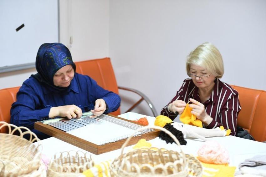 Ev bütçesine dev katkı! Malatyalı kadınlar sabırla dokuyup kazanca dönüştürüyor