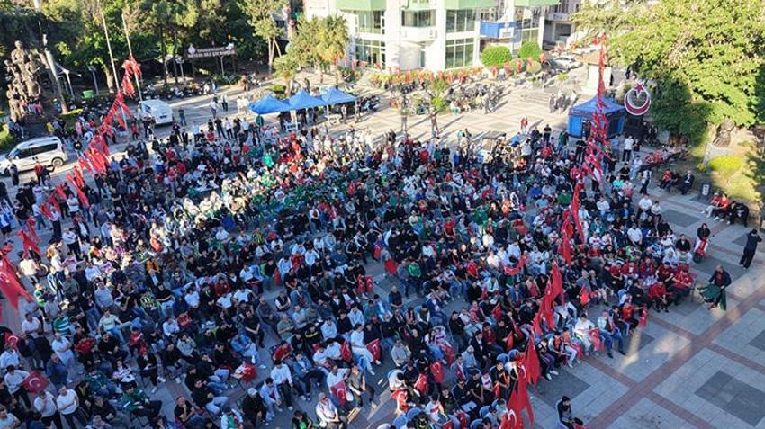 Türkiye meydanlara akın etti! Milli maç heyecanı sabahın ilk ışıklarıyla başladı: Şanlıurfa, Adana, Bursa, Antalya, Hatay! İşte yurttan manzaralar
