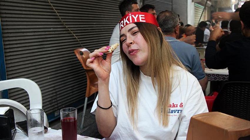 Türkiye meydanlara akın etti! Milli maç heyecanı sabahın ilk ışıklarıyla başladı: Şanlıurfa, Adana, Bursa, Antalya, Hatay! İşte yurttan manzaralar