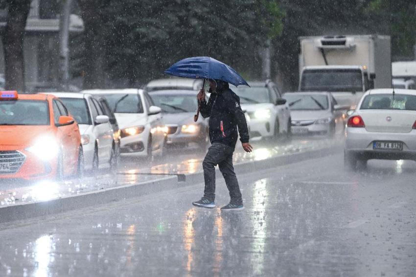 Sağanak yağışlar kuvvetli geliyor! Meteoroloji ve AFAD tarih vererek peş peşe uyardı