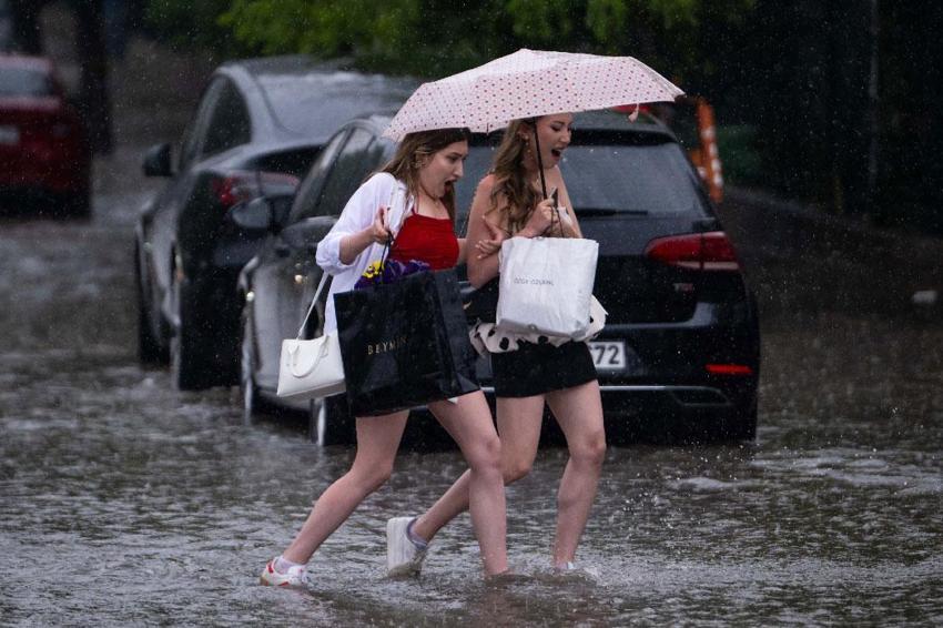 Sağanak yağışlar kuvvetli geliyor! Meteoroloji ve AFAD tarih vererek peş peşe uyardı