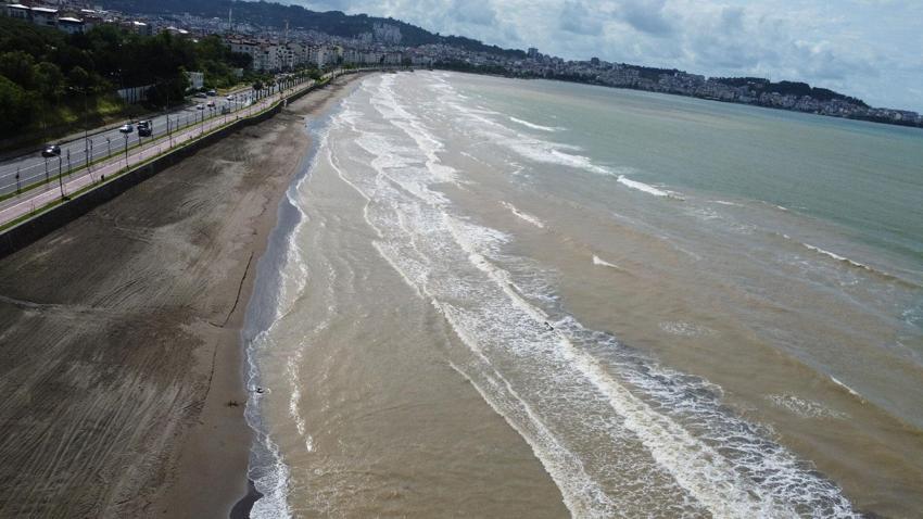 Ordu Ünye'de Karadeniz'in rengi tamamen değişti