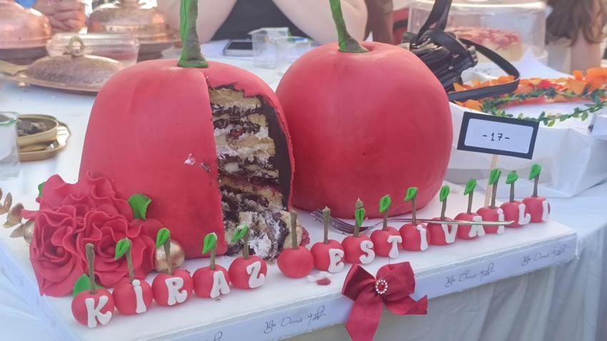 Uluslararası Kiraz Festivali'nde kirazlı lezzetler kıyasıya yarıştı
