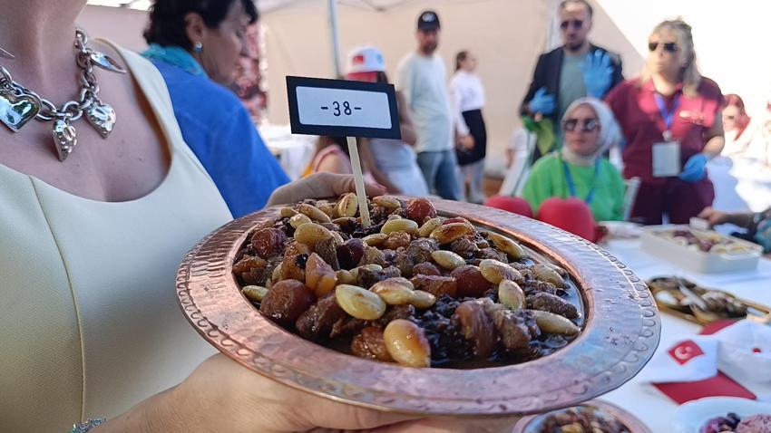 Uluslararası Kiraz Festivali'nde kirazlı lezzetler kıyasıya yarıştı