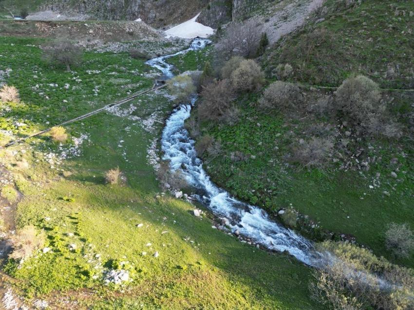 Van Gölü gücünü buradan alıyor: Erimeler başladı