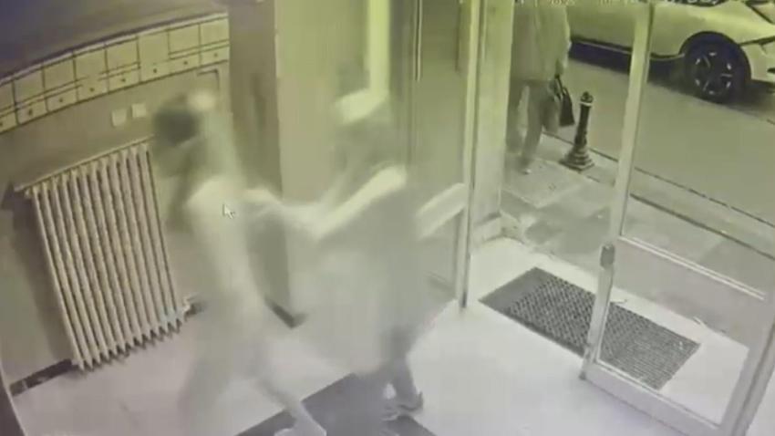 SON DAKİKA: Ece İrtem'in son görüntüleri ortaya çıktı! Eve girerken ayakta durmakta zorlanıyor: Oyuncu Ece İrtem'in otopsi raporu açıklandı mı? Kızılcık Şerbeti'nin Işıl'ı Ece İrtem'in ölümü şüpheli mi?