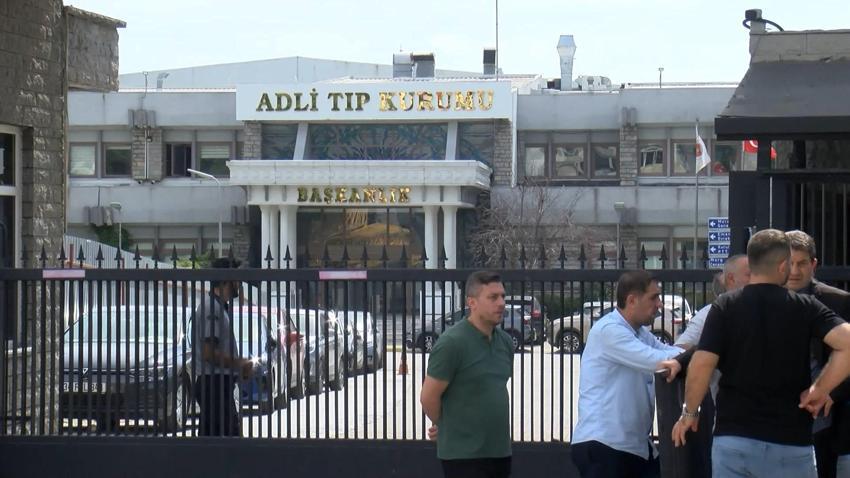 SON DAKİKA: Ece İrtem'in cenazesi Adli Tıp Kurumu'ndan alındı! Oyuncu arkadaşları ailesini yalnız bırakmadı: 'Hala şoktayız, inanamıyoruz' Ece İrtem nerede defnedilecek? Son görüntüler ortaya çıkmıştı