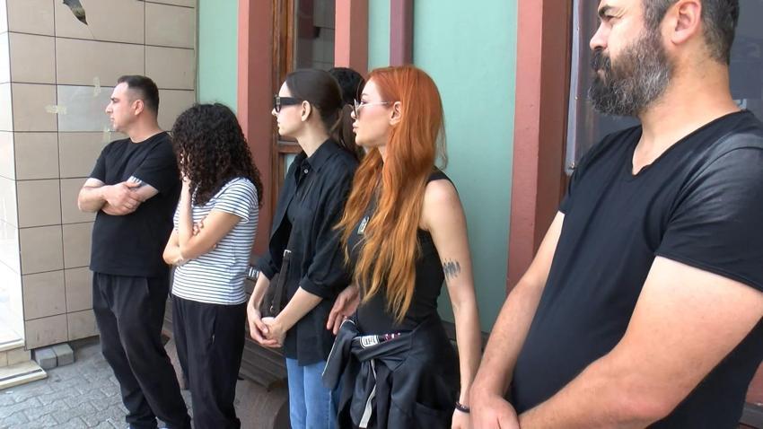 SON DAKİKA: Ece İrtem'in cenazesi Adli Tıp Kurumu'ndan alındı! Oyuncu arkadaşları ailesini yalnız bırakmadı: 'Hala şoktayız, inanamıyoruz' Ece İrtem nerede defnedilecek? Son görüntüler ortaya çıkmıştı