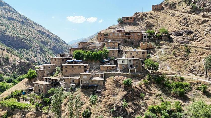 Görenlerin dili tutuluyor, tam 300 yıldır ayakta: Kat kat yükselen o evlerin sırrı çözüldü