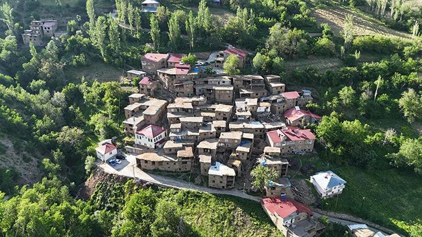 Görenlerin dili tutuluyor, tam 300 yıldır ayakta: Kat kat yükselen o evlerin sırrı çözüldü