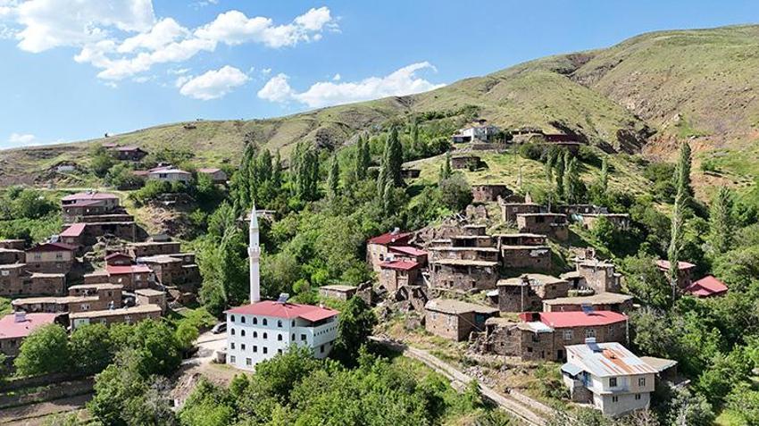 Görenlerin dili tutuluyor, tam 300 yıldır ayakta: Kat kat yükselen o evlerin sırrı çözüldü
