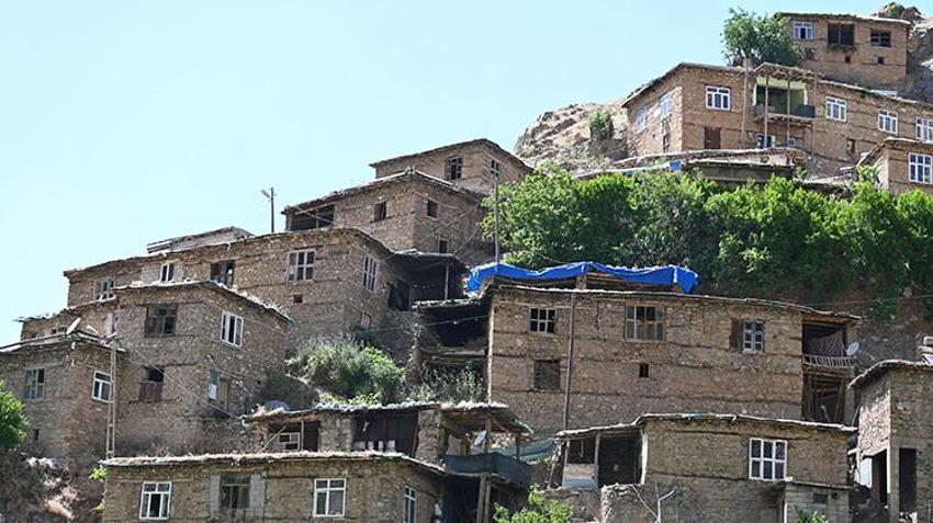 Görenlerin dili tutuluyor, tam 300 yıldır ayakta: Kat kat yükselen o evlerin sırrı çözüldü