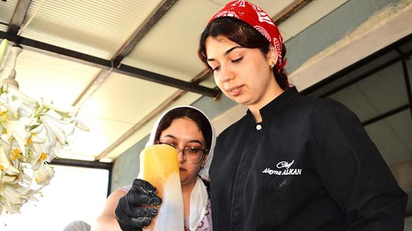 Mezun oldu memur olmaya çalışmadı! Bursa'daki köyüne dönüp üretmeye başladı: Şehir dışından onun için geliyorlar