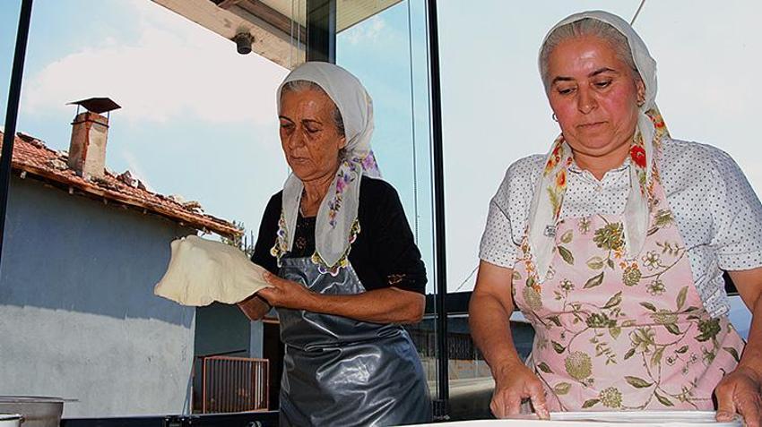 Mezun oldu memur olmaya çalışmadı! Bursa'daki köyüne dönüp üretmeye başladı: Şehir dışından onun için geliyorlar