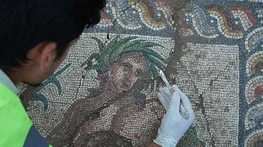 Dünyada eşi benzeri yok! Aspendos’ta heyecan veren keşif: Nehir tanrısı genç Eurymedon mozaiği gün yüzüne çıktı!