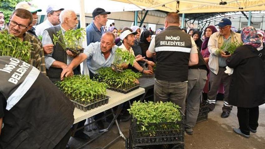 Eskişehir'de ücretsiz dağıtıldı! Vatandaşlar akın etti, hepsi dakikalar içinde tükendi