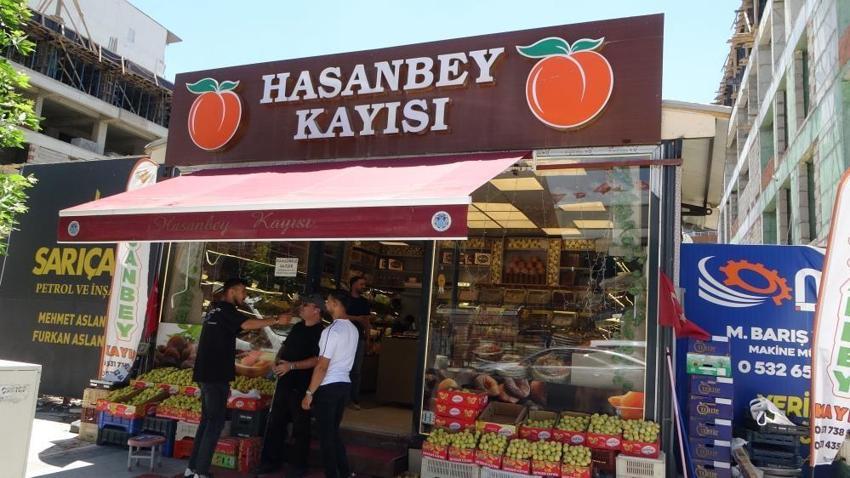Malatya'nın altın meyvesi tezgâhlara indi! Dalında 80, tezgahta 150 TL'ye satılıyor