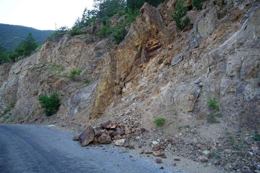 Vatandaşların tapulu arazileri her geçen gün küçülüyor, üretim alanları da tehlike altına giriyor