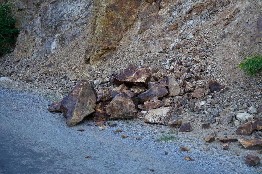 Vatandaşların tapulu arazileri her geçen gün küçülüyor, üretim alanları da tehlike altına giriyor