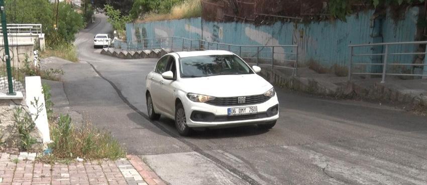 Yağışlı havalarda neredeyse hiçbir aracın çıkamadığı yokuş Türkiye'de gündem oldu