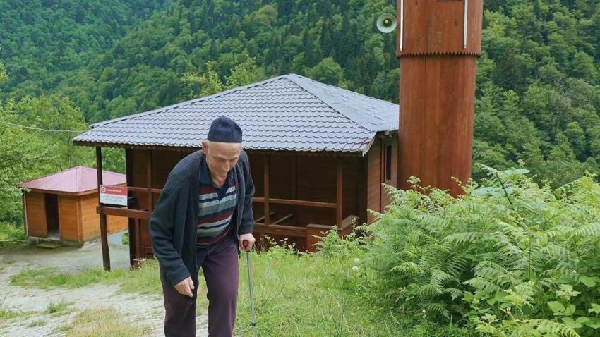 175 yıldır tek bir çivi çakılmadan duruyor! Görenler gözlerine inanamıyor: Bunca zamandır babadan oğula korunarak ayakta kaldı!